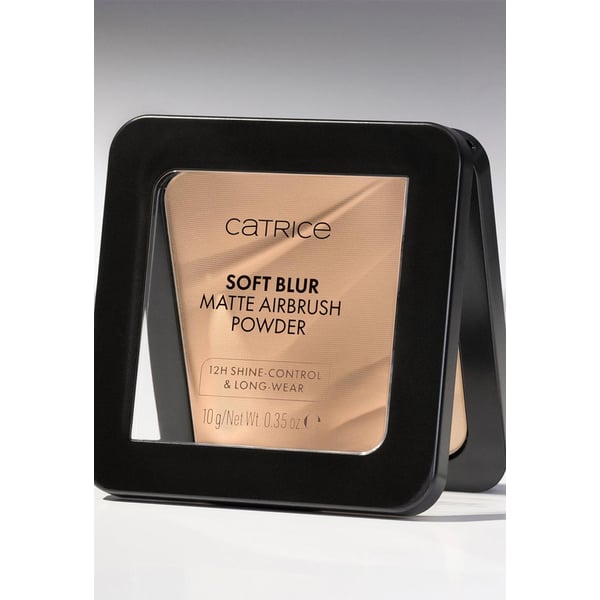 catrice-soft-blur-matte-airbrush-powder-020.webp